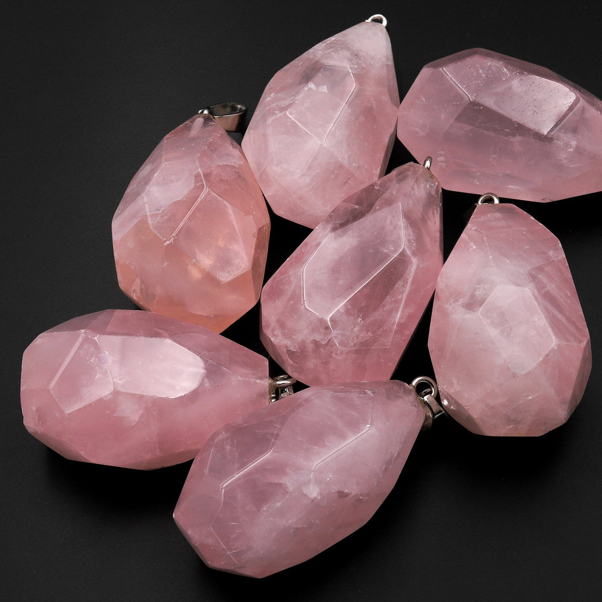 0.27 carat, Fancy Light Pink Diamond, Pear Shape, VS1