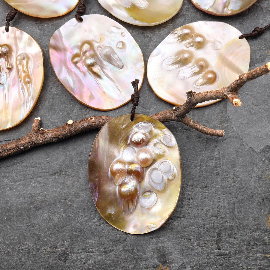 Natural Mother of Pearl Oval Pendant Iridescent Golden Baroque Blister Pearl Jewelry A1