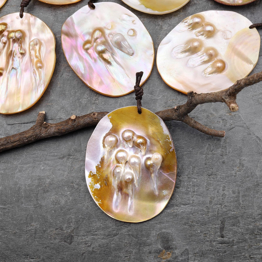 Natural Mother of Pearl Oval Pendant Iridescent Golden Baroque Blister Pearl Jewelry A4