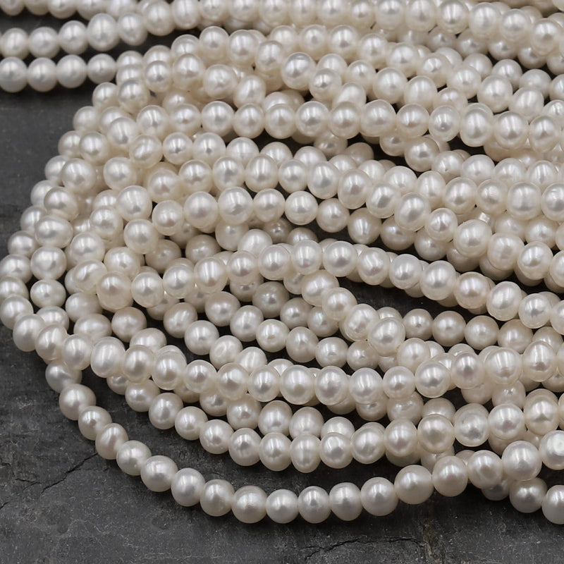 78 Bulk Pearl Bead Necklaces Royalty-Free Images, Stock Photos